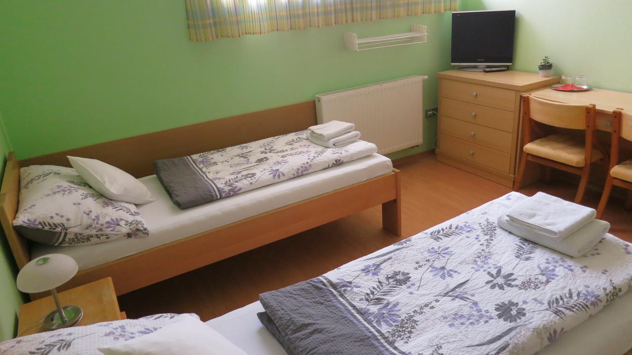 Penzion U Splavu Breclav Ngoại thất bức ảnh