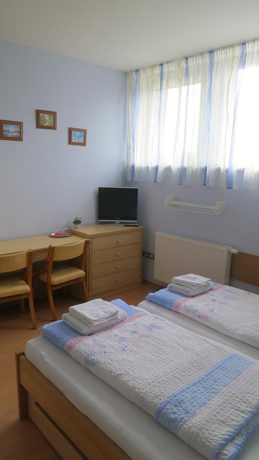 Penzion U Splavu Breclav Ngoại thất bức ảnh